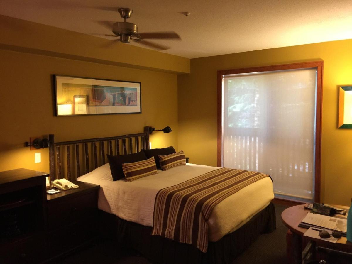 Hilton Grand Vacations Club Whistler Hotell Exteriör bild