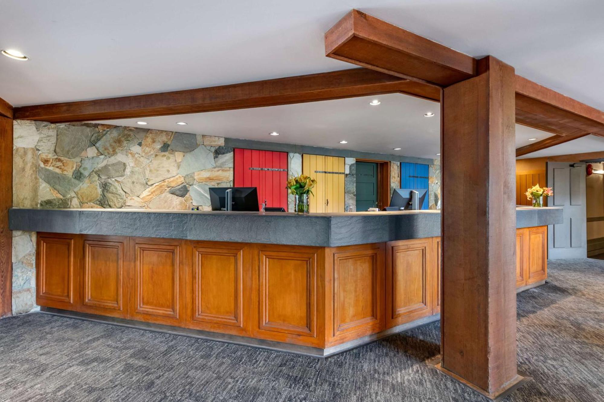 Hilton Grand Vacations Club Whistler Hotell Exteriör bild