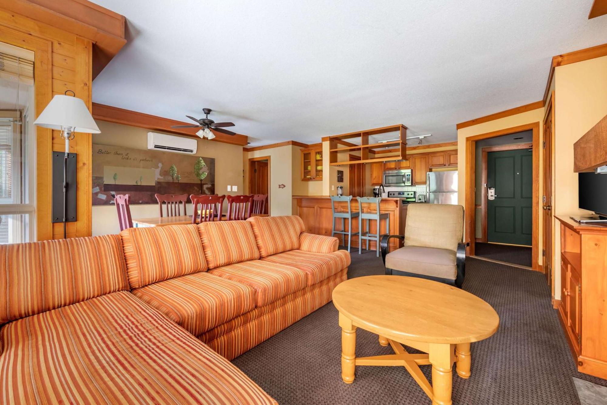 Hilton Grand Vacations Club Whistler Hotell Exteriör bild