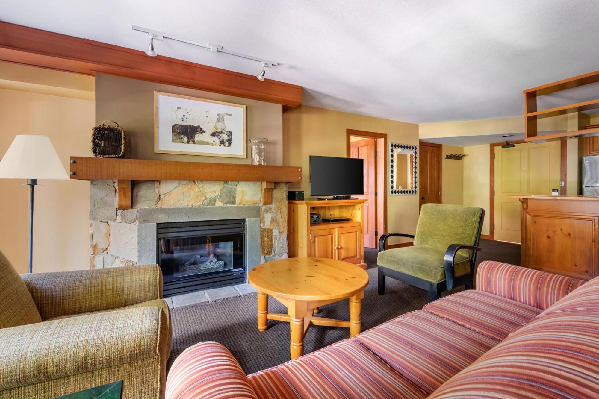Hilton Grand Vacations Club Whistler Hotell Exteriör bild